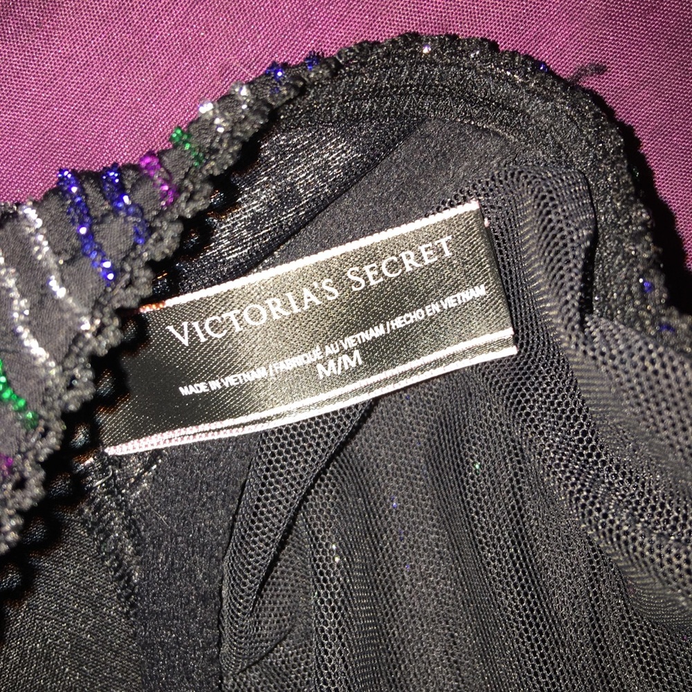 Hawt Victoria’s Secret hi neck sparkle bralette - Picture 5 of 10